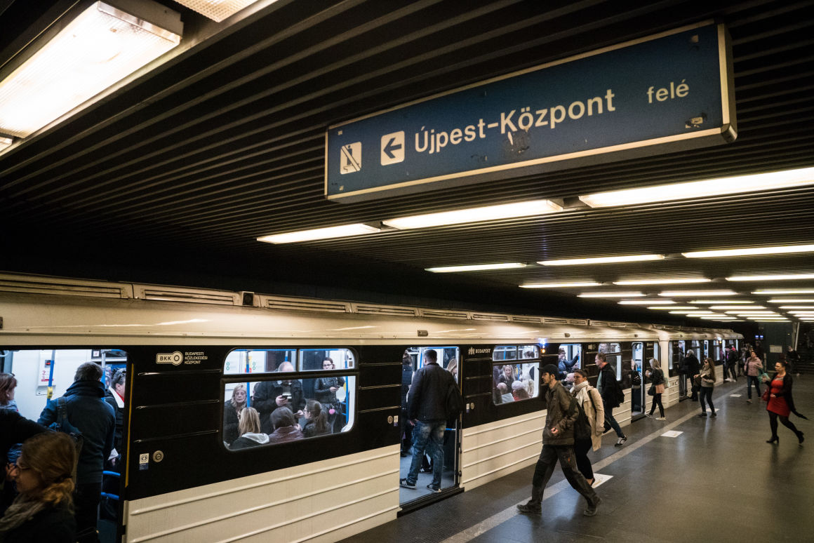 Oroszországban felújított metró robog a kerületbe. Fotó: Kiss Bence/444
